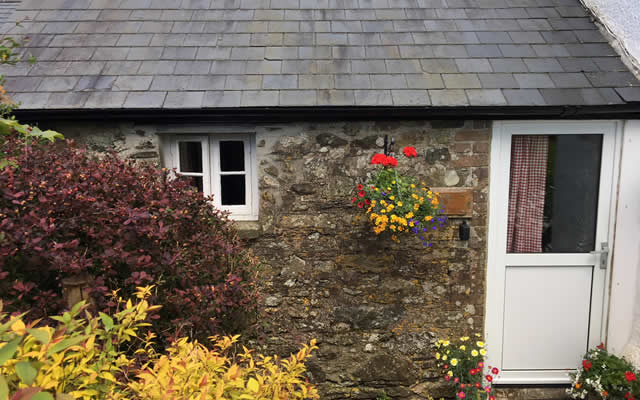 Honeysuckle Cottage, sleeps 2, self catering holiday accommodation, Dartmoor